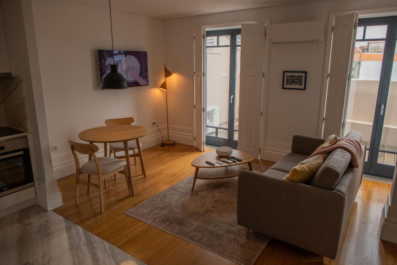 Spacious Studio W/ Balcony & Ac By Lovelystay Porto Exterior foto