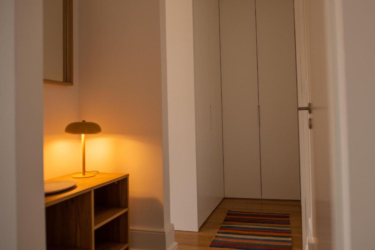 Spacious Studio W/ Balcony & Ac By Lovelystay Porto Exterior foto